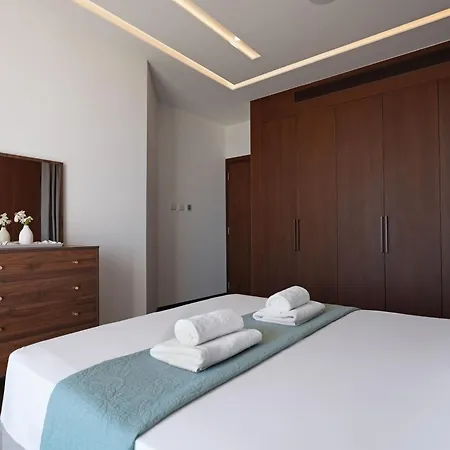 Vakantiehuis Suncity Icon - Luxury Beachfront *