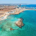 Suncity Icon - Luxury Beachfront Ferienhaus Agia Napa