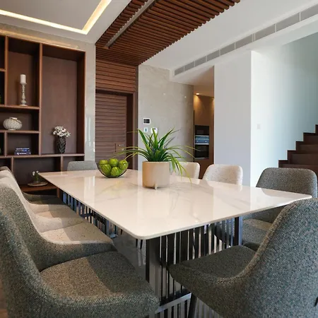 Suncity Icon - Luxury Beachfront Holiday home Ayia Napa