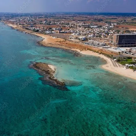 Suncity Icon - Luxury Beachfront *